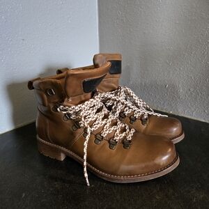 Womens Taos Ankle Boots